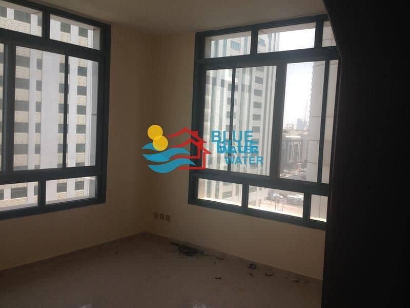 5 0 % Fee | Large | 3 Master Br | City View