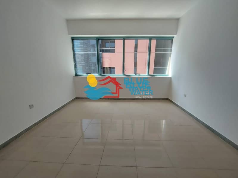 7 No Fee | Spacious 2br | 6 Cheques | Liwa street