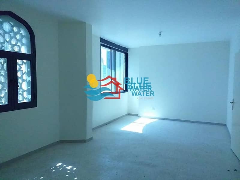 2 No Commission || Spacious 2b Flat at Khalifa Street