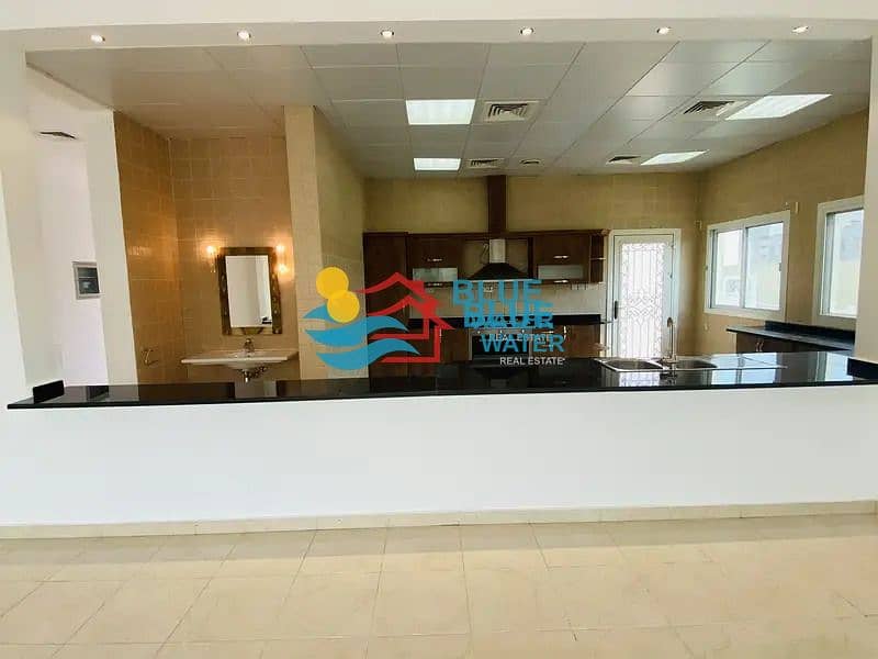 4 Private Entrance 3 master Bed Villa With Pool+Garden In Khalifa City A