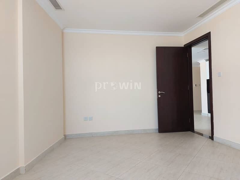 10 Bright Apartment | Price Negotiable | Great Condition |Kitchen equipped !!!