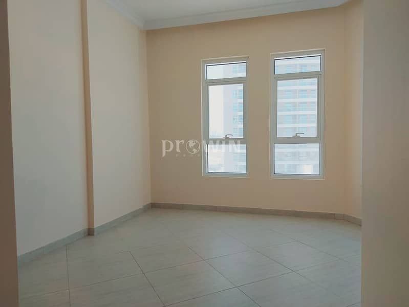 13 Bright Apartment | Price Negotiable | Great Condition |Kitchen equipped !!!