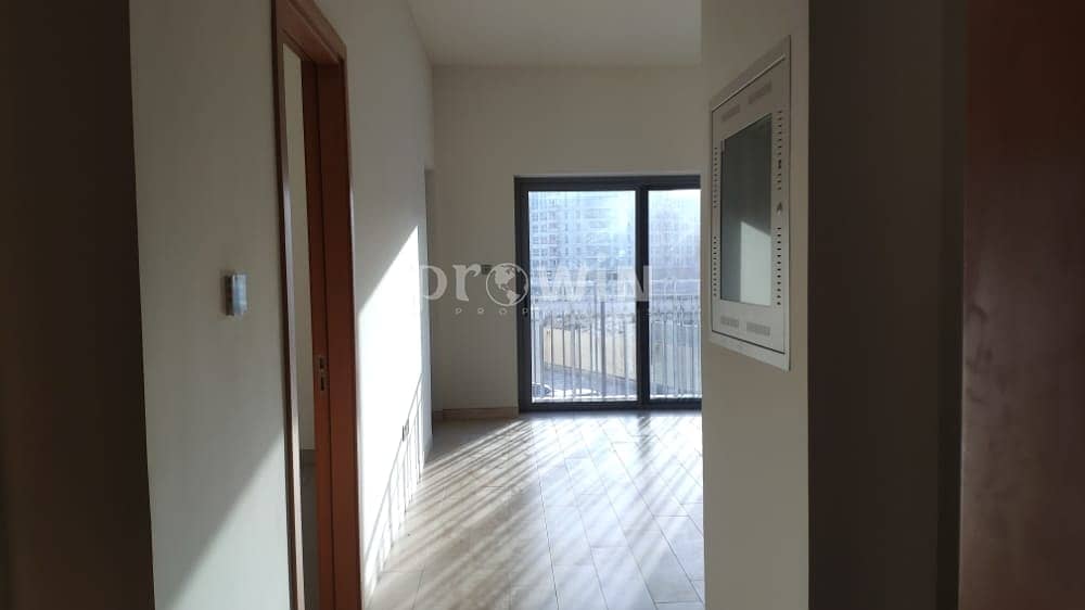 8 Amazing Opportunity |Ready to Move in  Very  Spacious 1 BR apt For Sale  !!!|