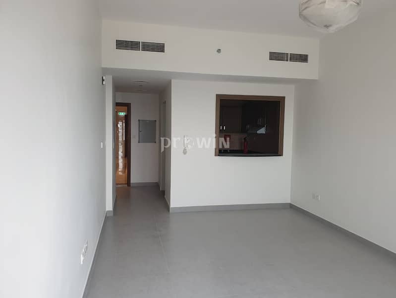 Bright 1BR Apartment | Very Spacious |  Upto 4 Cheques!!!