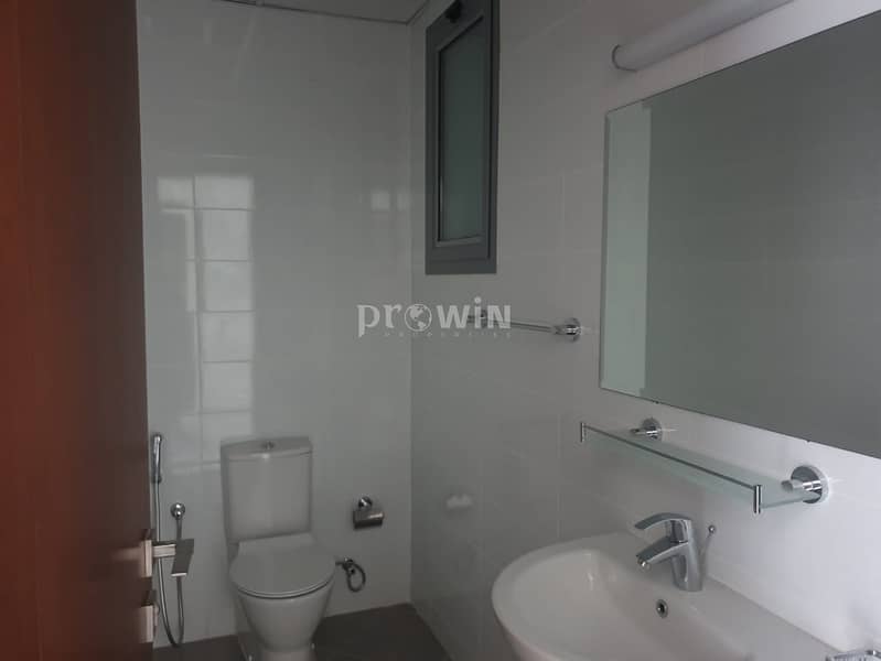 6 Bright 1BR Apartment | Very Spacious |  Upto 4 Cheques!!!