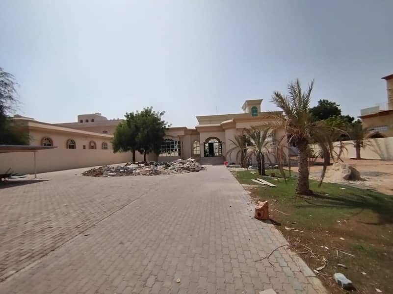 Villa for rent in Al Jurf area
It consists of 4 sitting rooms, a hall, a kitchen, and a maid’s room without air conditioning, with an area of 18 thousand square feet.
Opposite a mosque and opposite Al Jurf Par Villa for rent in Al Jurf area
It consists of 4 sitting rooms, a hall, a kitchen, and a maid’s room without air conditioning, with an area of 18 thousand square feet.
Opposite a mosque and opposite Al Jurf Par