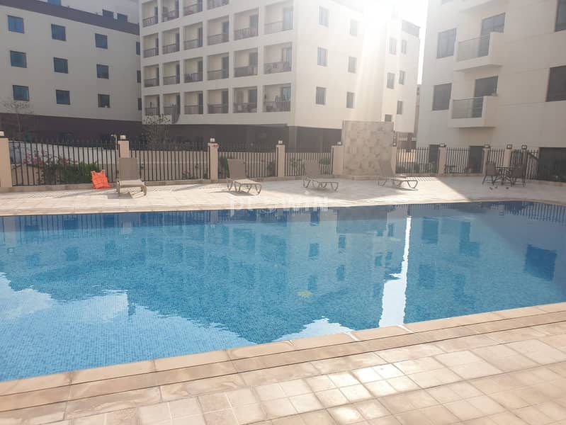 14 Luxurious 1BR | Well Maintained | Bright Pool View | Upto  4 Cheques!!!