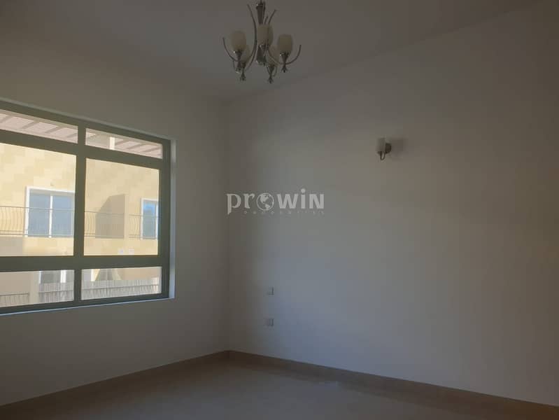 6 Spacious 2BR Apartment | Well Maintained | Pool View | Upto 4 Cheuques!!!