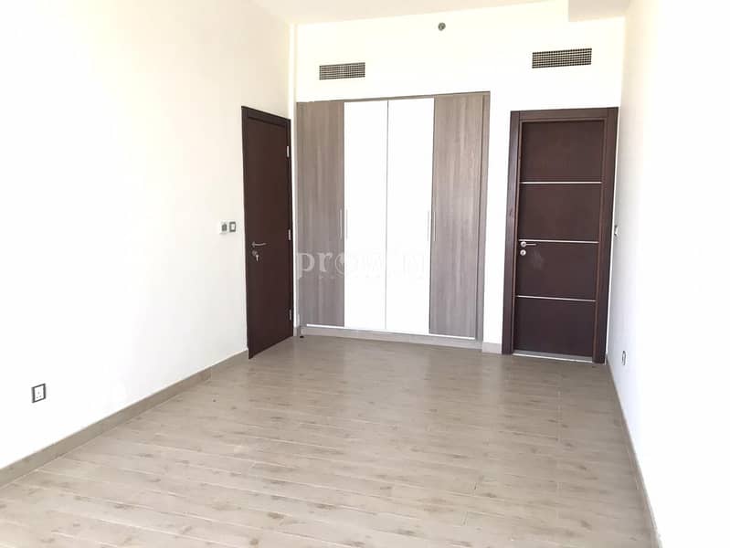 6 1BR  for 42K with Laundry Room | Good Layout | Well Maintained |