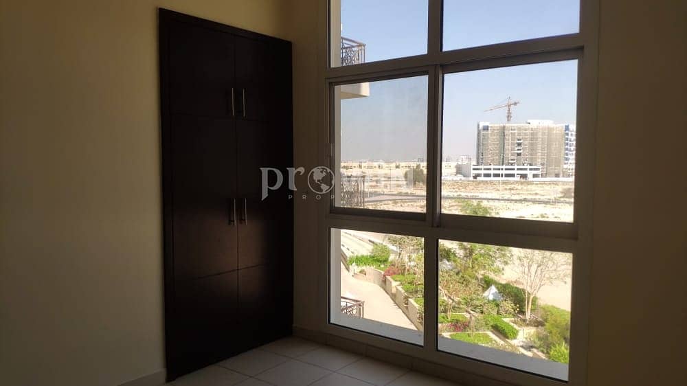 6 Amazing 2 BR Apt | Beautiful Swimming Pool | Ready to Move | Upto  4 Cheques!!!