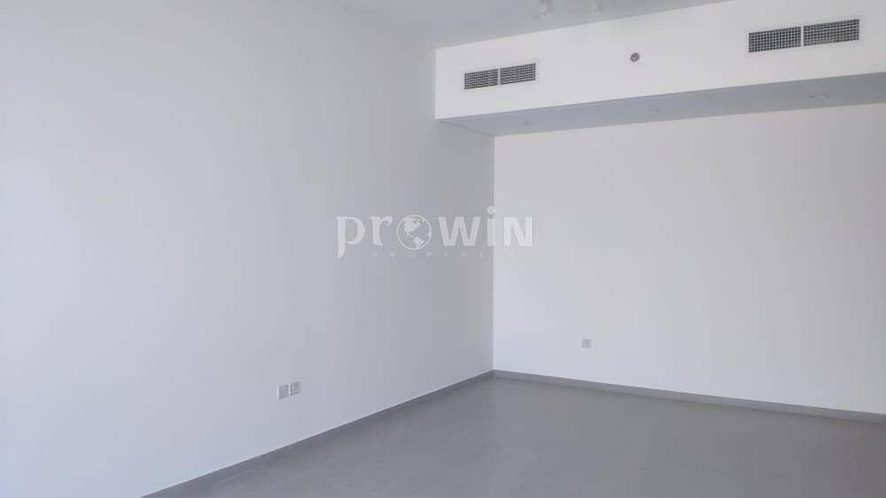 2 1 Month Free | Brand new Building | 4 Cheques |   Closed kitchen !!!