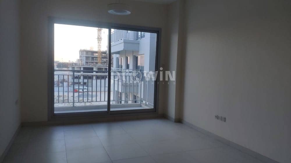 4 Cheques | Studio Apt For Rent With Large Living Room| Excellent Locations !!!