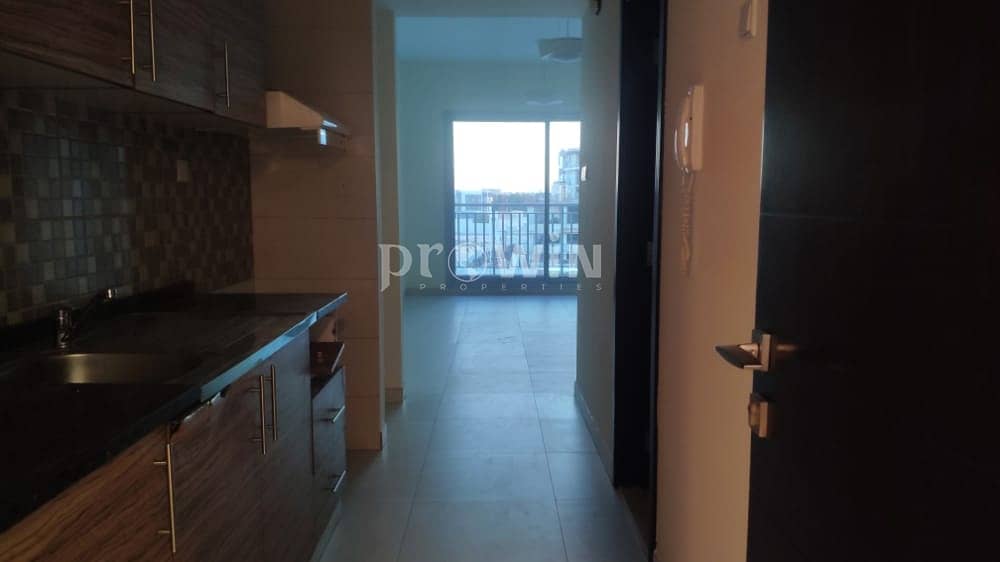 4 4 Cheques | Studio Apt For Rent With Large Living Room| Excellent Locations !!!