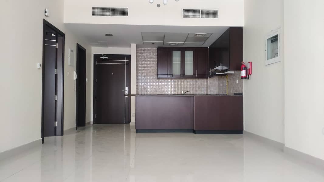4 Chiller Free 1 BR Apt |  Up to 12 Cheques | Modern Spacious | Very Beautiful Unit !!