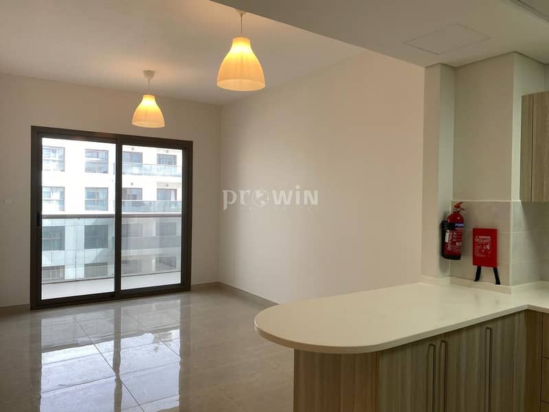 9 Very Spacious 3 BR Apt | Multiple Cheques | Perfectly Designed| Ready to Move In !!!