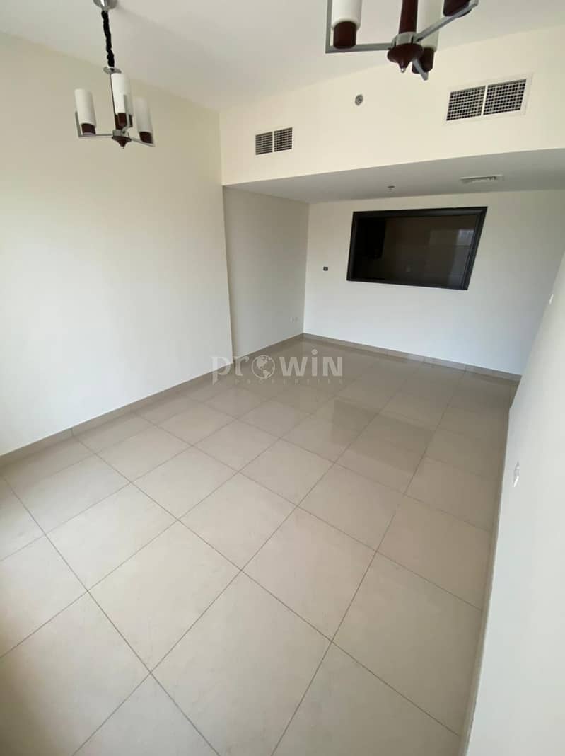 4 ONE MONTH FREE! Huge Balcony | Covered Parking | Beautiful One Bed Apt | JVC !!!!