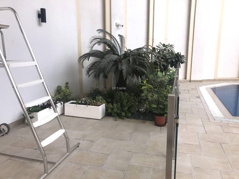 24 POOL VIEW|GREAT 1 BEDROOM  WITH A BALCONY|CLOSE TO EXIT!!!