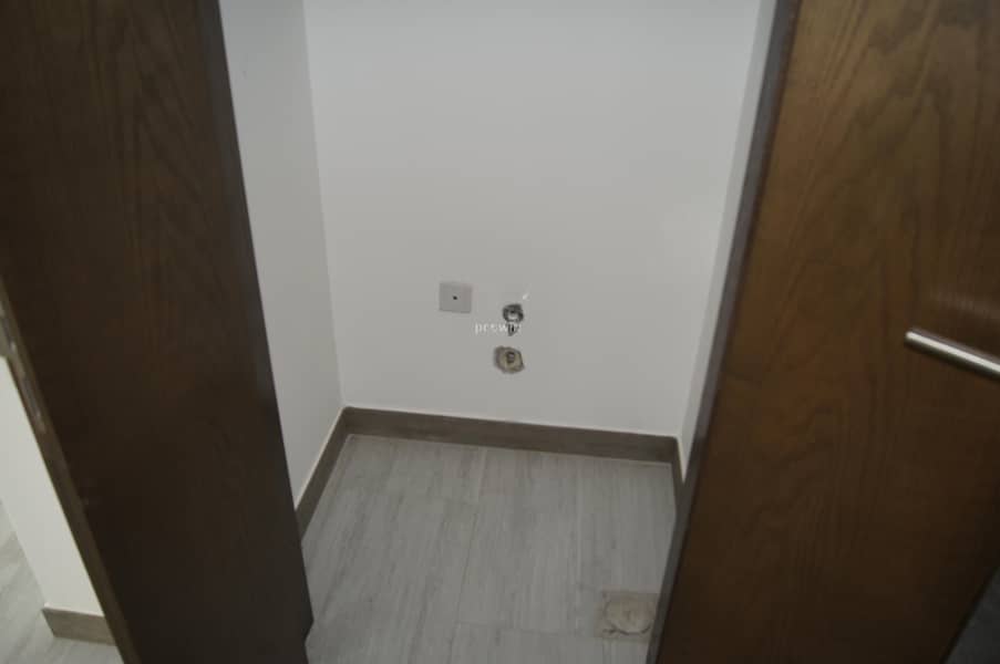 5 WELL MAINTAINED & CLEAN APARTMENT!!