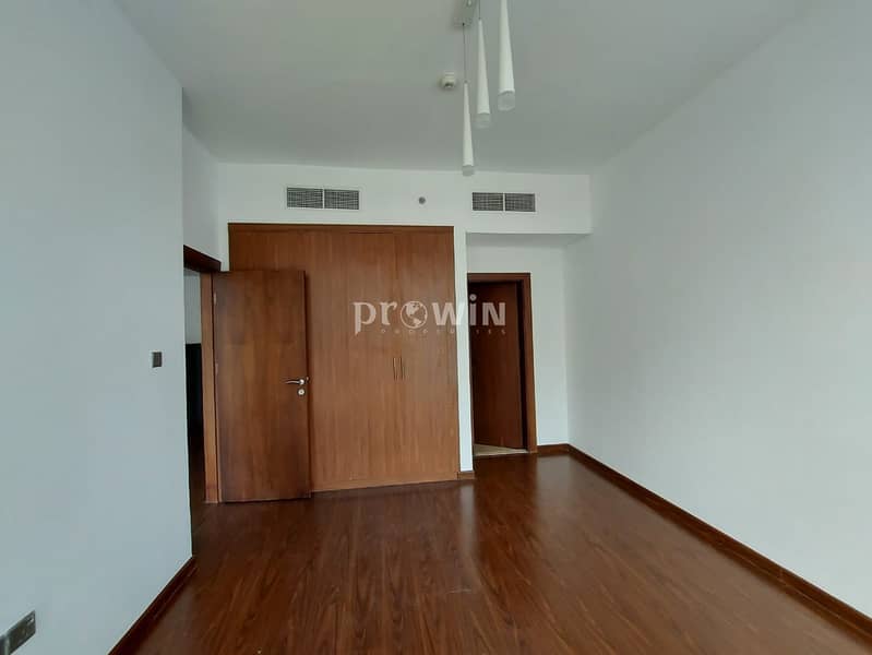 Very Beautiful Apt With Big Balcony | Multiple Cheques | Kitchen Applinces !!!