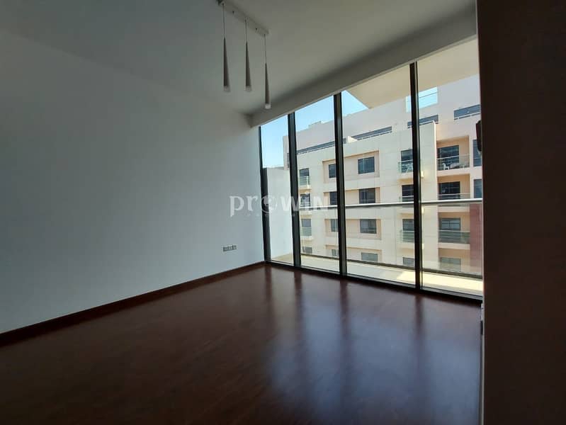 3 Very Beautiful Apt With Big Balcony | Multiple Cheques | Kitchen Applinces !!!