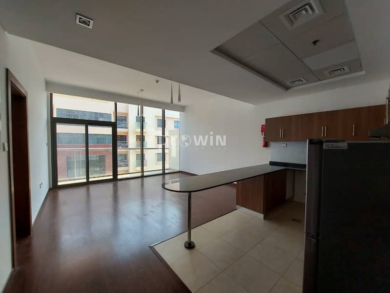 5 Very Beautiful Apt With Big Balcony | Multiple Cheques | Kitchen Applinces !!!