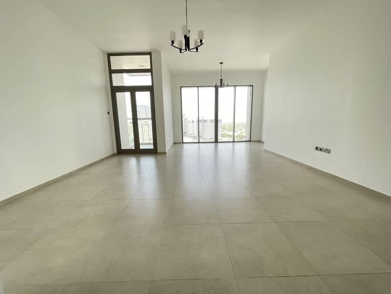 3 BEDROOM APARTMENT WITH CLOSED KITCHEN AND STORAGE ROOM
