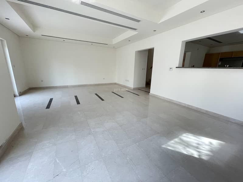 18 ONE MONTH FREE!!! |  STUNNING 3 BEDROOM UNIT | CLOSE TO METRO STATION