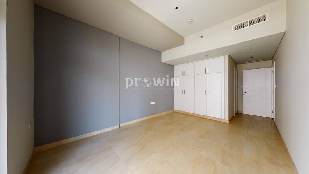 5 Big Balcony  | Beautiful One Bed Apt | Great  Amenities | Prime Locations !!!