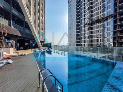 High Floor / Luxury apartment/ Fully furnished
