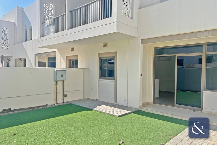 3 Bedrooms | Pool And Park View | Vacant Now 3 Bedrooms | Pool And Park View | Vacant Now