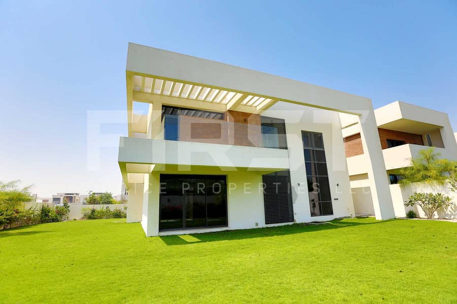 External Photo of 5 Bedroom Villa in West Yas Yas Island Abu Dhabi UAE(5). jpg
