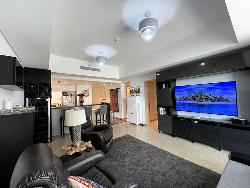 Elegant Unit | Unfurnished | Vacant On Transfer Elegant Unit | Unfurnished | Vacant On Transfer