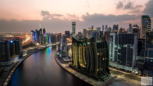 محل تجاري  للبيع في الخليج التجاري، دبي - DAR_Pagani_night_wide high. jpg