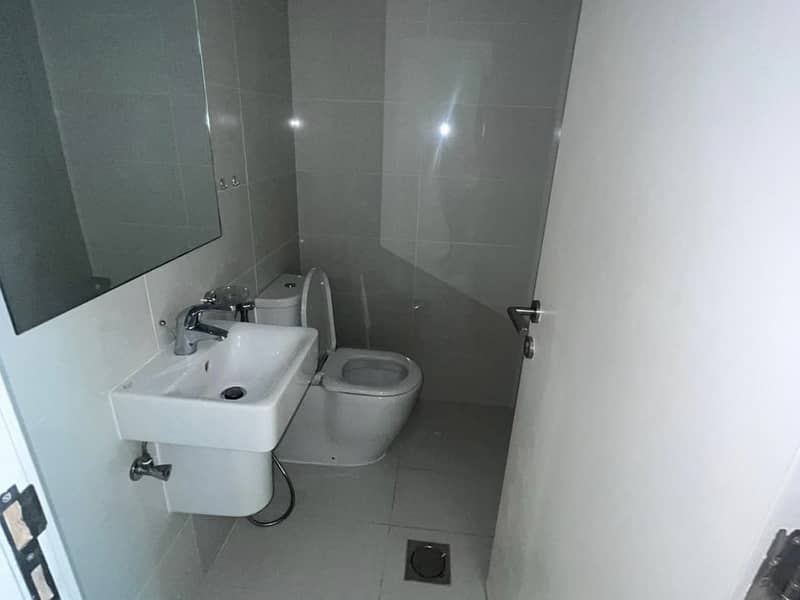 Urgent sale 1 bedroom in Business Bay Urgent sale 1 bedroom in Business Bay