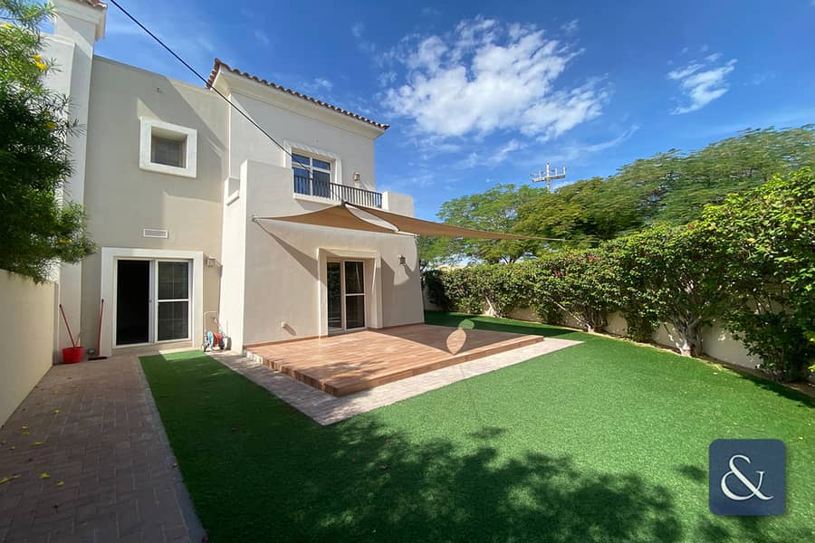 3 Bedrooms | Corner Plot | Well Presented 3 Bedrooms | Corner Plot | Well Presented