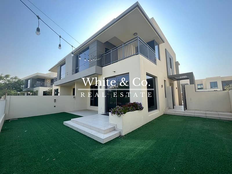 Well Presented | Single Row | Vacant Now Well Presented | Single Row | Vacant Now
