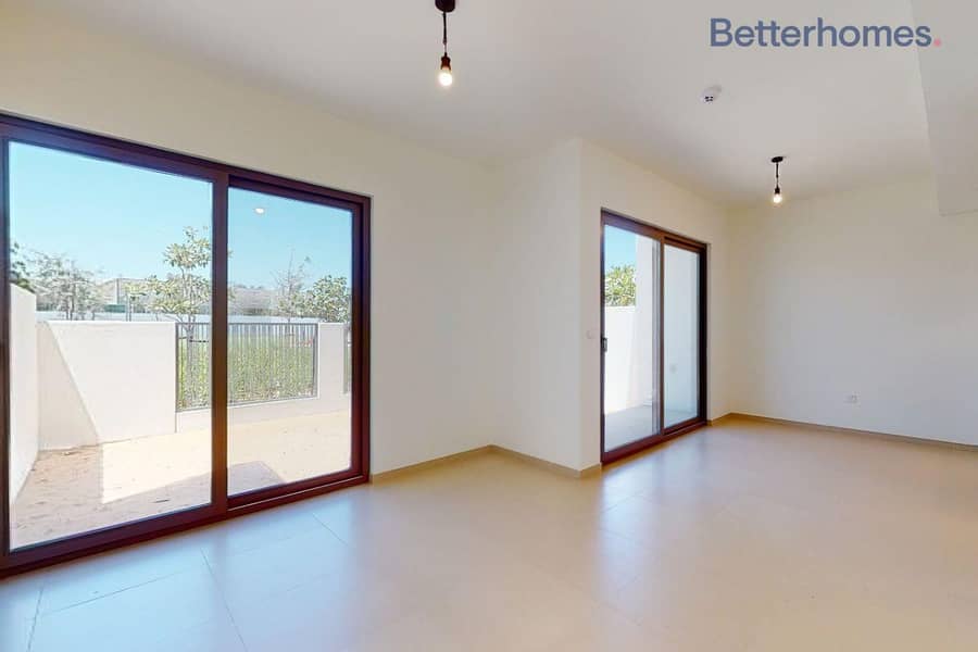 Premium Location | Direct on Park | Ready Now Premium Location | Direct on Park | Ready Now