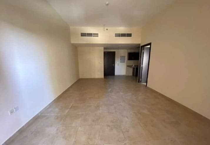 SILICON GATES 1- CHILLER FREE - LARGE 1B-HALL WITH 2 BALCONY RENT 64000