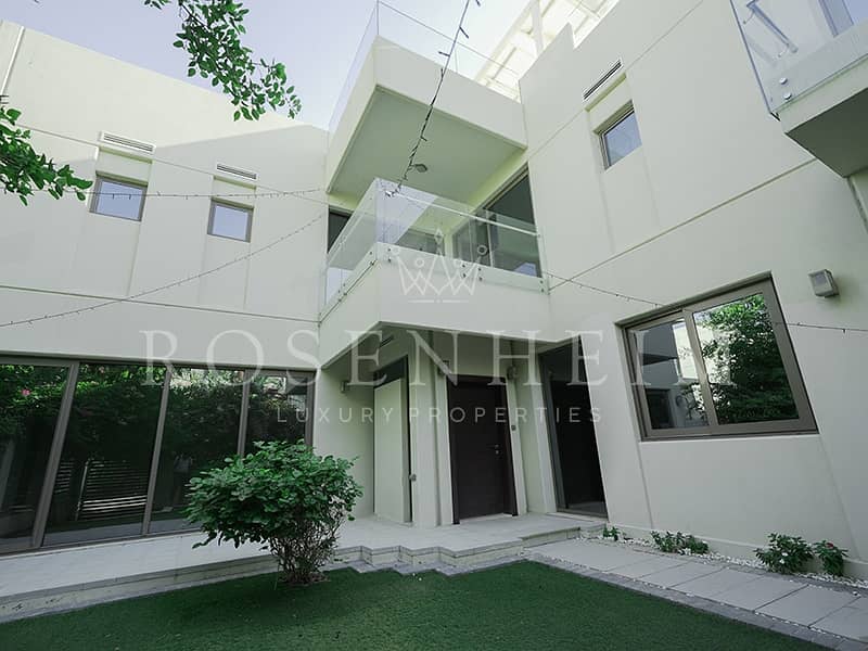 Rooftop Patio | Garden |Fitted Appliances | Vacant Rooftop Patio | Garden |Fitted Appliances | Vacant