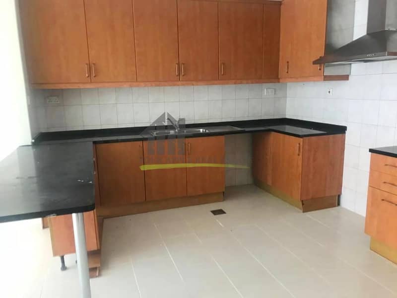 3 Vacant 2 Bedroom with Balcony