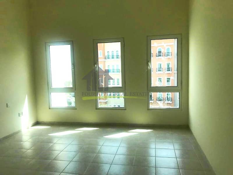 9 Vacant 2 Bedroom with Balcony