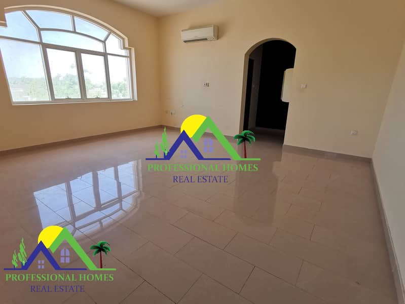 8 9 BR Villa with Nice Yard with Water Well