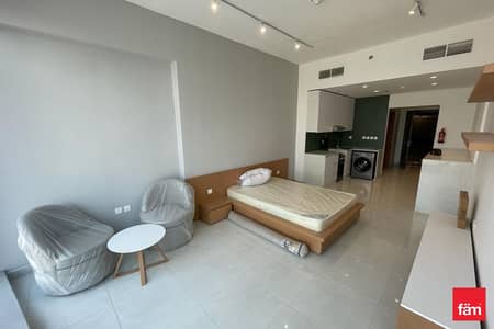 Spacious Furnished Modern investment Studio