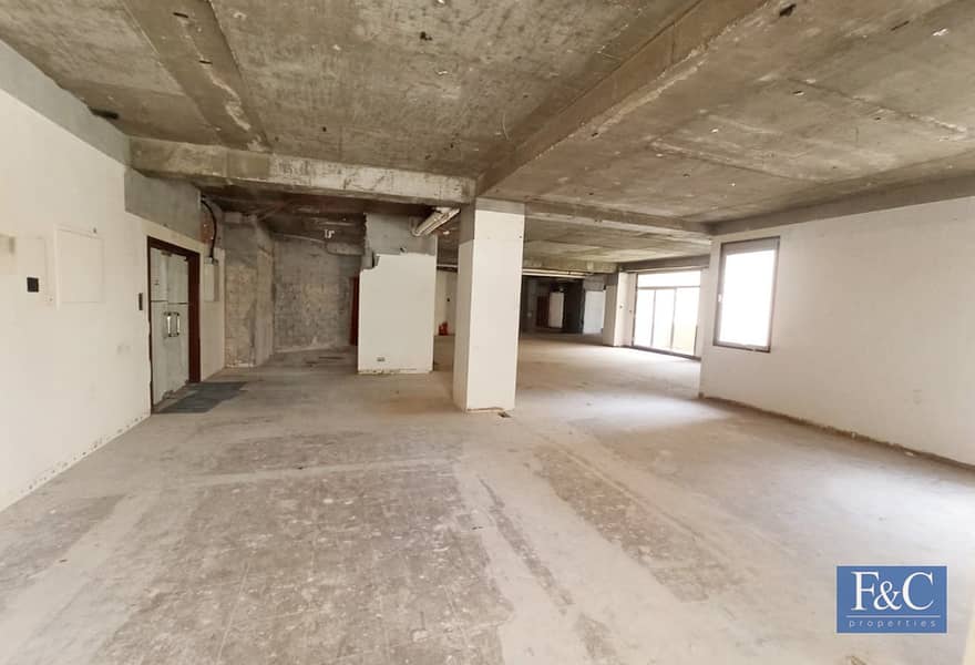 | PRIME LOCATION | CLOSE TO METRO | PARKING | | PRIME LOCATION | CLOSE TO METRO | PARKING |
