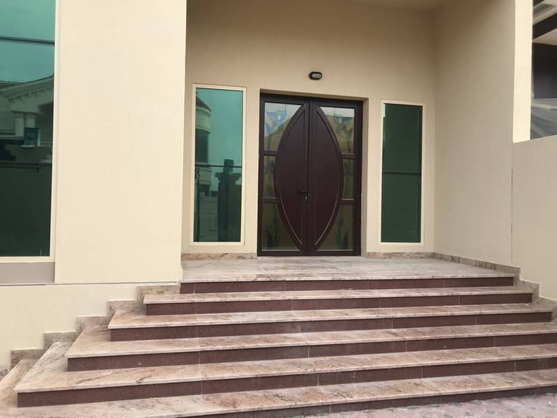 *** 3 Years Old Villa - Huge 5 Bhk Duplex Villa for Sale is available in Sharqan  ***