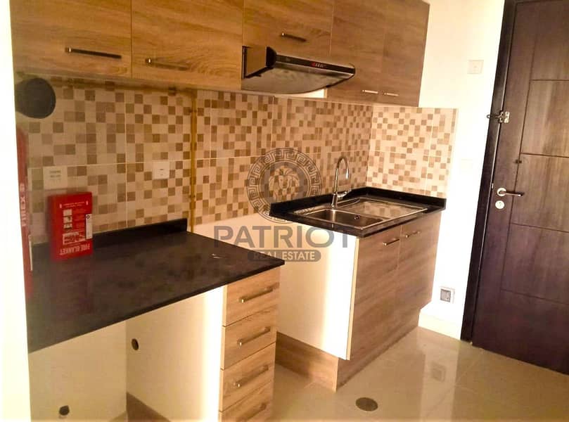 4 side kitchen. jpeg
