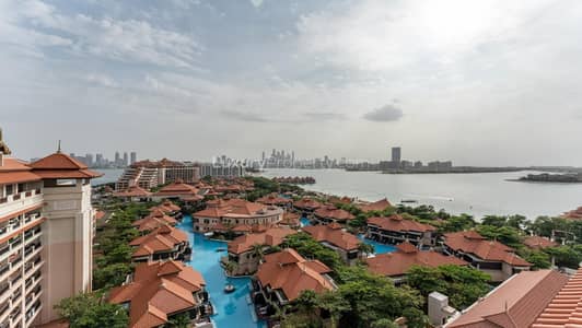 Studio for Sale in Palm Jumeirah, Dubai - Vacant | Skyline Views | World Class Amenities