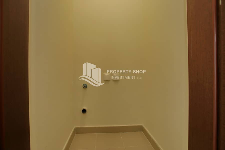 14 3-br-apartment-al-reem-island-shams-abu-dhabi-gate-tower-2-laundry-area. JPG