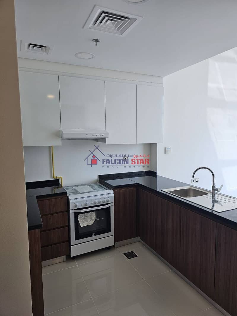 9 2c1bed9f-0470-41e4-bbf7-49634f5291e4. jpg