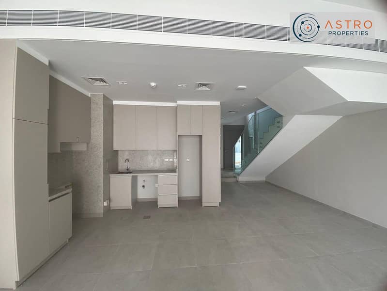 Single Row l Large Garden | Close to Entrance Single Row l Large Garden | Close to Entrance